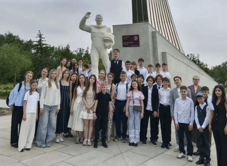 Губернаторских стипендиатов восхитил Парк покорителей космоса