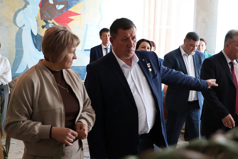 Областные депутаты обсудили развитие опорных населенных пунктов Федоровского района 