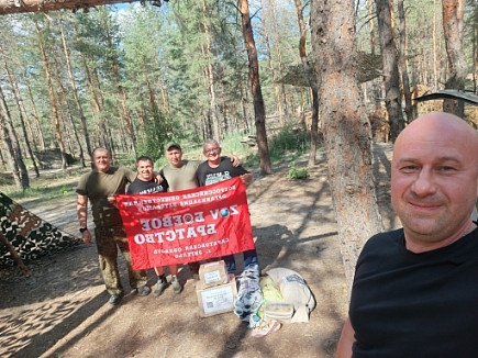 Саратовские ветераны «Боевого братства» доставили на фронт грузовик и стройматериалы