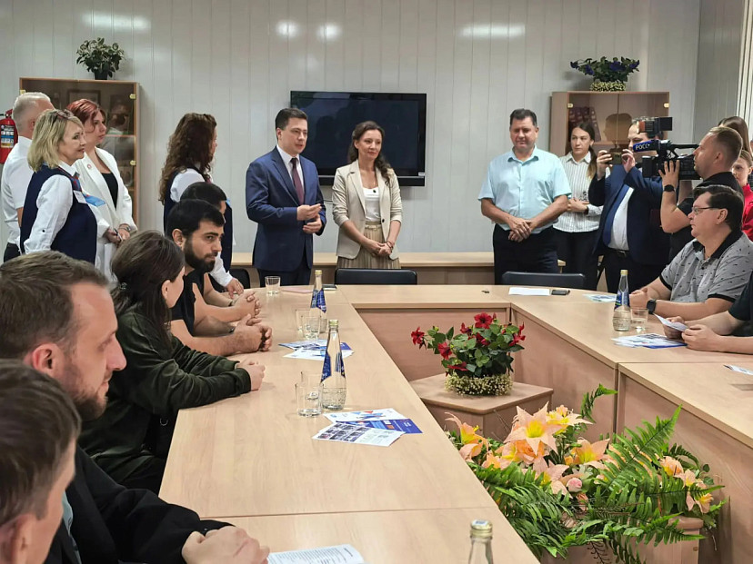 В Саратове с участием вице-спикера Госдумы обсудили трудоустройство людей с ограничениями по здоровью