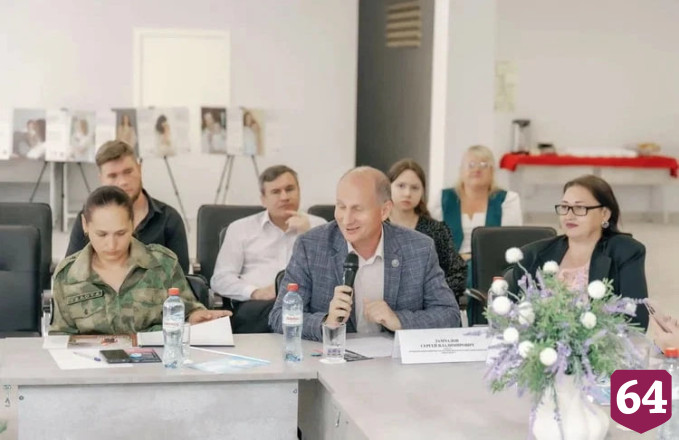 В Саратове открылись выставки «Рожденные вопреки» и «Русские Мадонны»