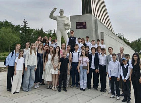 Губернаторских стипендиатов восхитил Парк покорителей космоса