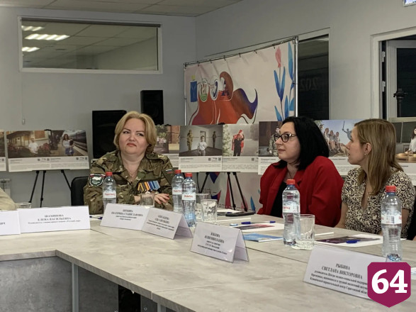 В Саратове открылись выставки «Рожденные вопреки» и «Русские Мадонны»