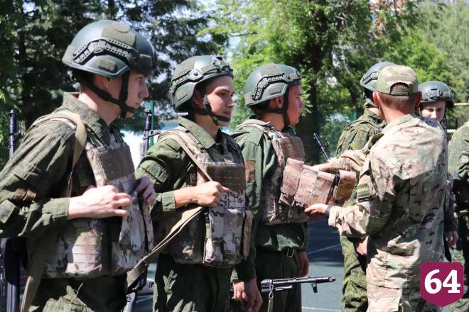 Саратовские «гвардейцы» изучают методы ведения военных действий