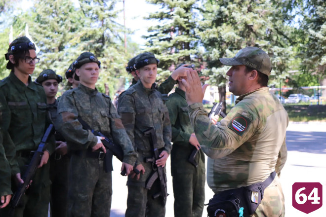 Саратовские «гвардейцы» изучают методы ведения военных действий